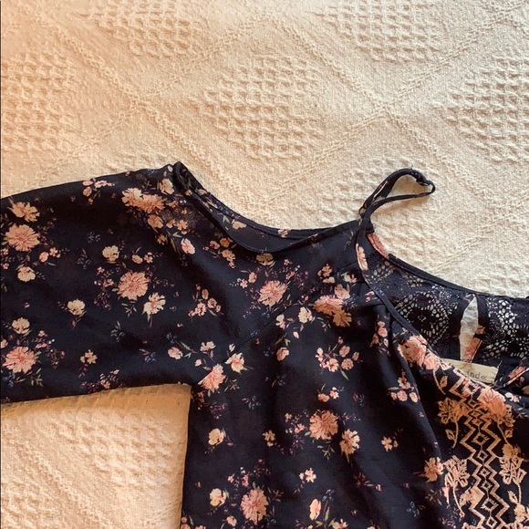 Blouse - Picture 4 of 5